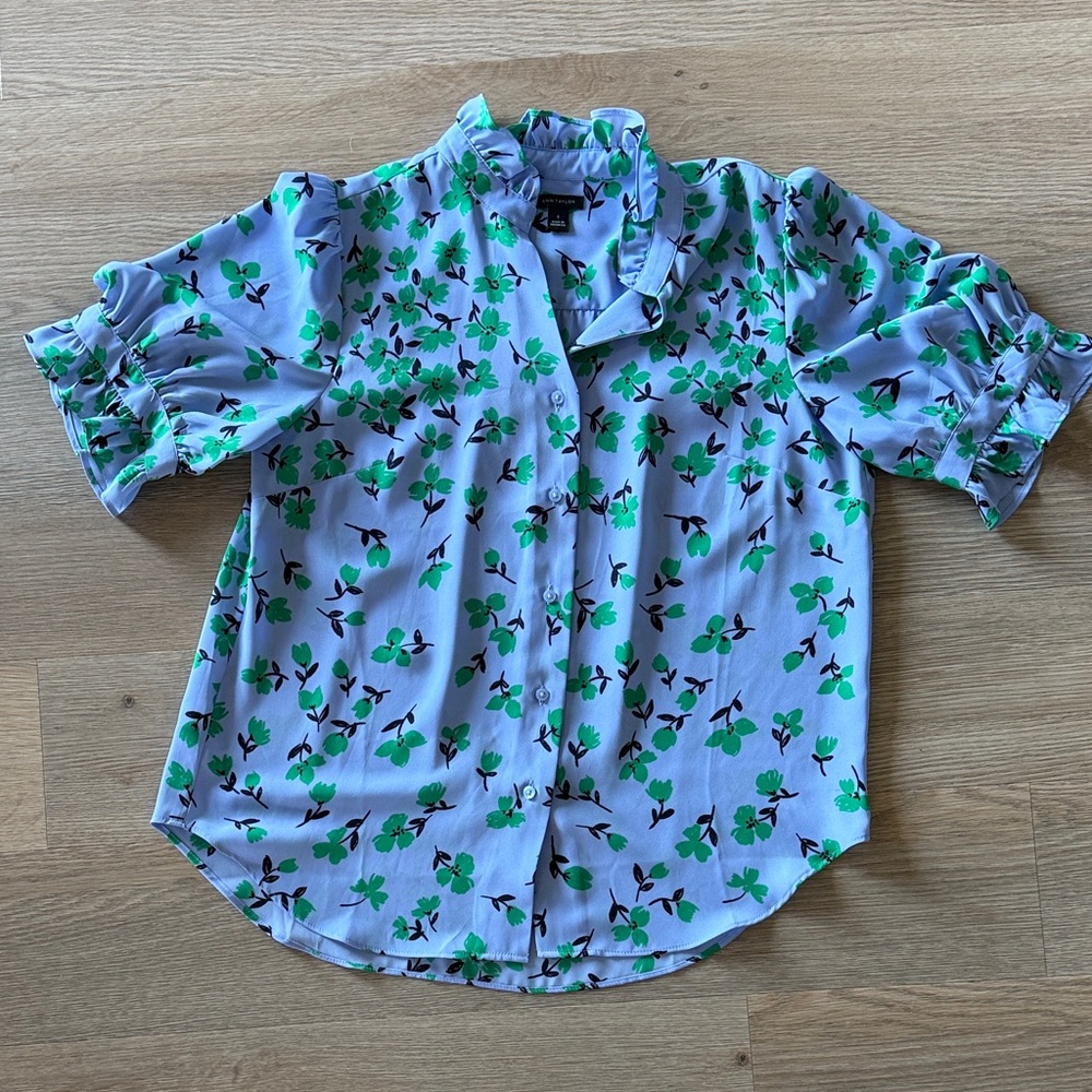 Ann Taylor- Size S- Floral Ruffle Sleeve Blouse